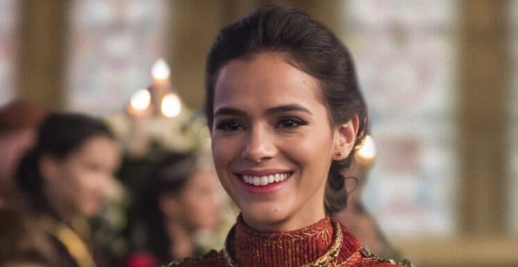 Bruna Marquezine muda o visual após gravações de Deus Salve o Rei