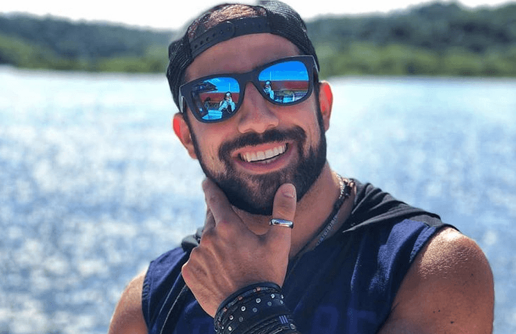 No elenco da nova novela das seis, Kaysar é "blindado" pela Globo e toma atitude diferente com a imprensa