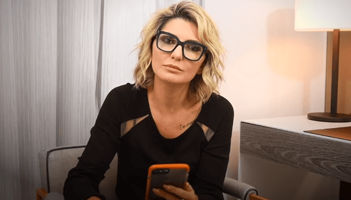 Antonia Fontenelle diz se ficou arrependida de ter aberto mão da herança do ex