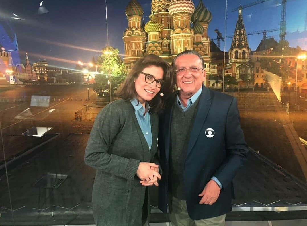 Renata Vasconcellos e Galvão Bueno no estúdio do Jornal Nacional na Rússia (Foto: Reprodução) Renata Vasconcellos e Galvão Bueno no estúdio do Jornal Nacional na Rússia (Foto: Reprodução)