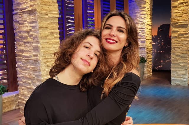 Longe do filho, Luciana Gimenez faz desabafo e emociona com revelação