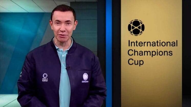Record News transmite jogo de futebol e reação do público surpreende