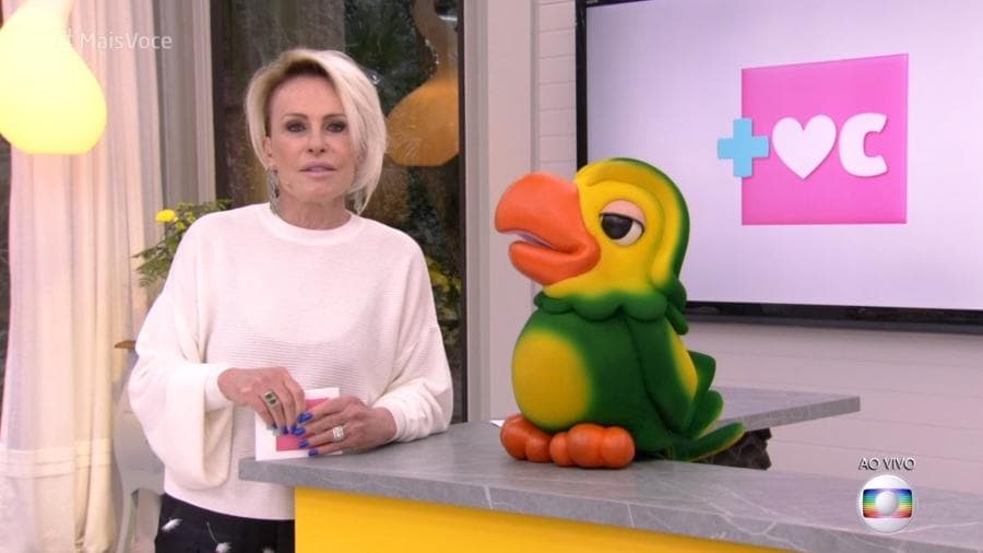 Apresentadora com Louro José (Foto: Reprodução)