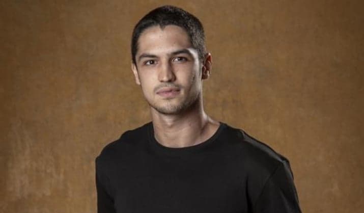 No time dos galãs jovens, Gabriel Leone é disputado na Globo