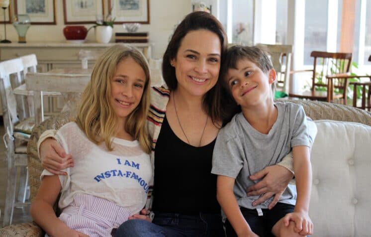 Gabriela Duarte destaca papel mais importante e revela como encontra tempo para os filhos
