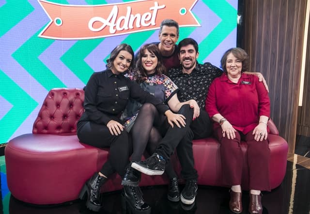 Márcio Garcia com Marcelo Adnet e sua família (Foto: Globo/João Miguel Júnior) Márcio Garcia com Marcelo Adnet e sua família (Foto: Globo/João Miguel Júnior)