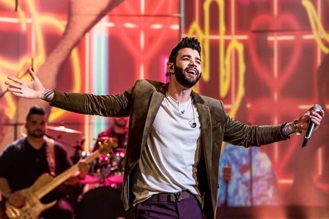 O cantor Gusttavo Lima durante participação no Conversa com Bial (Foto: Globo/Fábio Rocha)