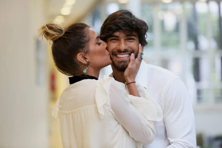 Hugo Moura abre o jogo e revela como foi fazer cena quente com Deborah Secco em Segundo Sol