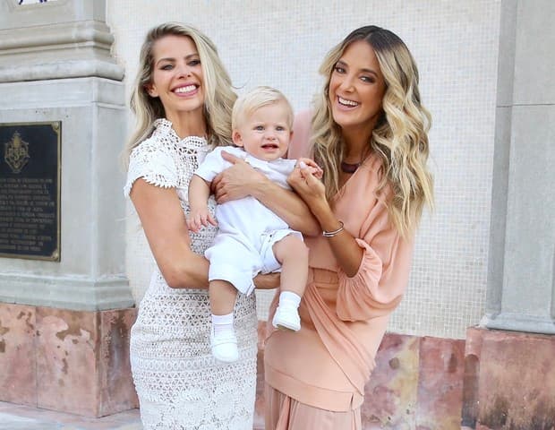 Karina Bacchi e Ticiane Pinheiro, madrinha de Enrico (Foto: Manuela Scarpa/Brazil News) Karina Bacchi e Ticiane Pinheiro, madrinha de Enrico (Foto: Manuela Scarpa/Brazil News)