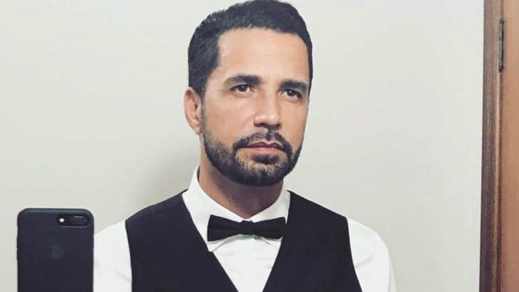 Latino se envolve em nova polêmica de pensão alimentícia: "5 meses de atraso"