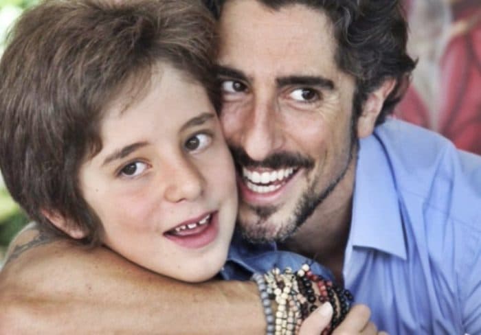Marcos Mion vai as lágrimas com a apresentação de dança do filho Romeo e vídeo comove a internet