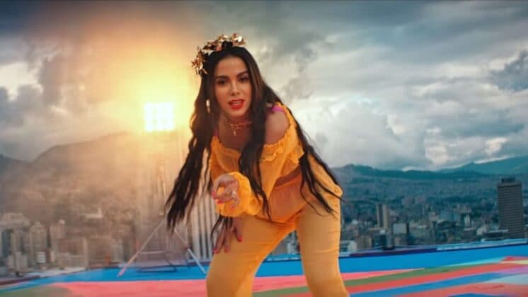 Anitta foi proibida de cantar musica nova na Band e choca apresentador