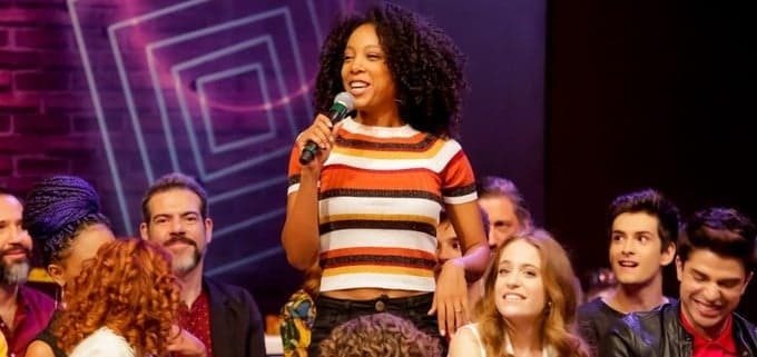 Atriz do SBT cutuca emissora e protesta por ser a única negra em nova série