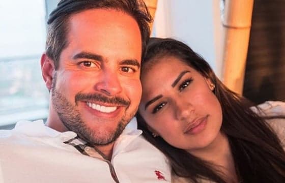 Após rumores de separação, Simone se declara para marido