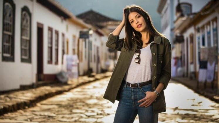 Substituindo Isis Valverde, Vitória Strada comenta protagonista em novela e diz que "algo sagrado" a colocou lá
