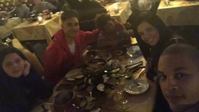 Simony janta com os filhos e o marido após reatar casamento Foto: Reprodução/Instagram Simony janta com os filhos e o marido após reatar casamento Foto: Reprodução/Instagram