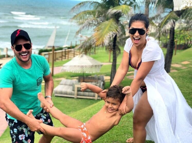 Simone mostra momento íntimo com o marido e fãs enlouquecem: "Irmão para o Henry?"