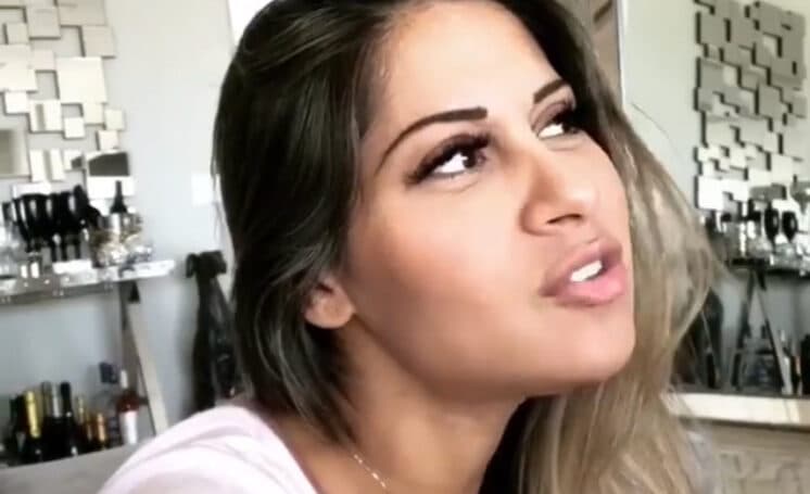Após polêmica de posição da filha, Mayra Cardi se revolta: "Parem de reclamar"