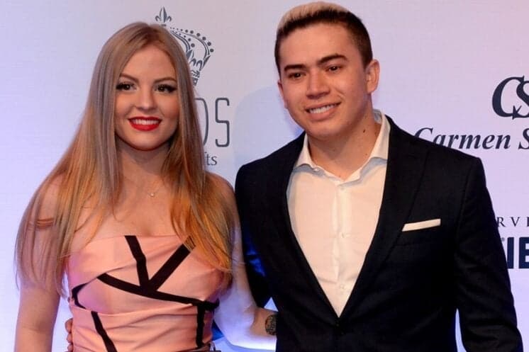 Whindersson Nunes celebra 24 anos e ganha café da manhã na cama