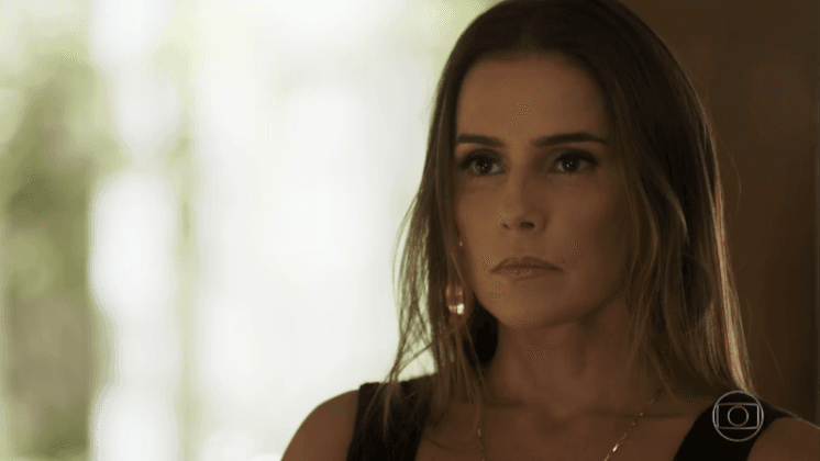 Deborah Secco exibe gogoboys e faz inveja aos fãs de Segundo Sol