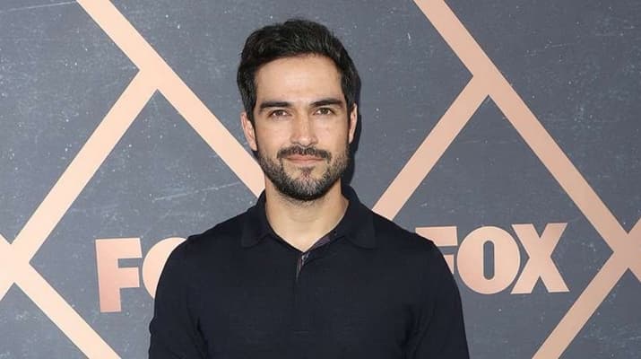 Alfonso Herrera apareceu cantando música do RBD na sua festa de aniversário. (Foto: Divulgação) Alfonso Herrera apareceu cantando música do RBD na sua festa de aniversário. (Foto: Divulgação)