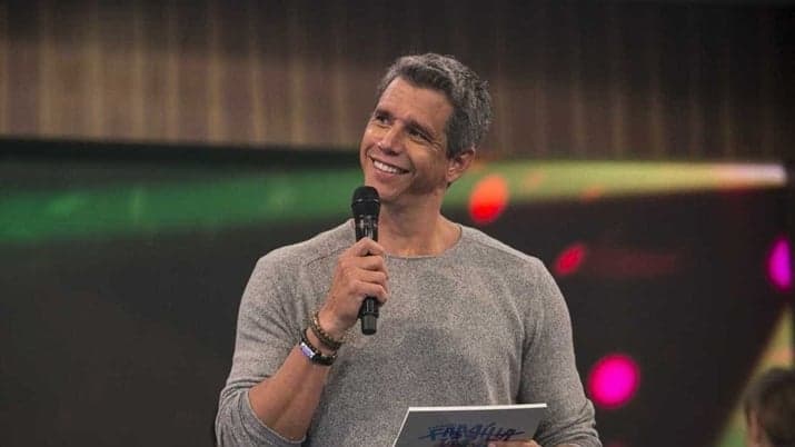 Marcio Garcia comanda o Tamanho Família na Globo. (Foto: Divulgação)
