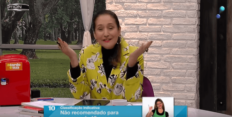 Sonia Abrão sofre imprevisto na abertura do A Tarde é Sua: "desculpa gente"