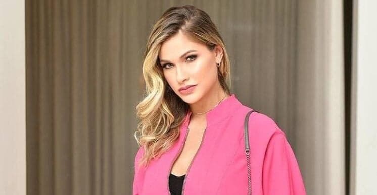 Um mês após dar à luz, boa forma de Andressa Suíta impressiona