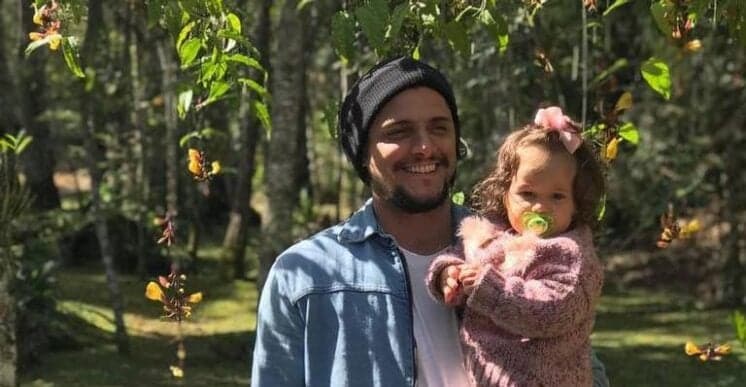 Bruno Gissoni encanta internautas com clique em família: 'Meta'
