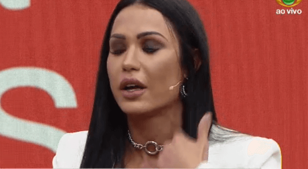 Gracyanne Barbosa oferece outra mulher a Belo, cantor se revolta e toma atitude