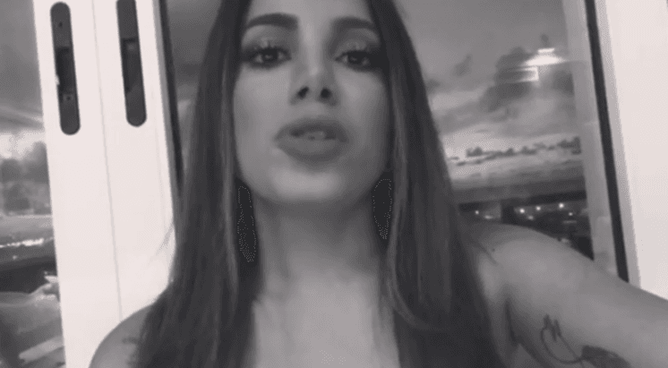 Anitta toma atitude inesperada e impressiona fãs