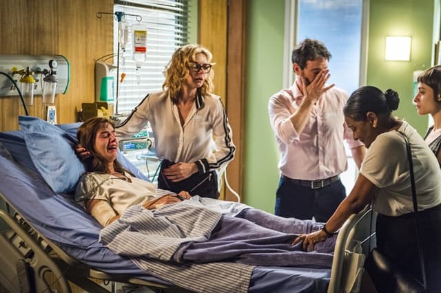 Segundo Sol: Rochelle descobre grave doença, fica revoltada e se desespera