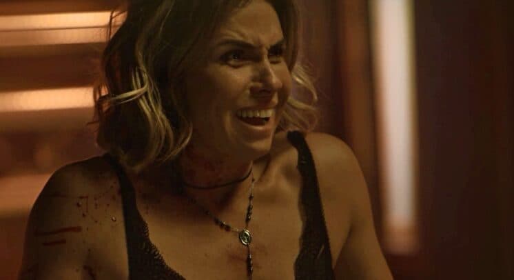 Segundo Sol: Luzia acorda com cadáver e é atacada por outro personagem
