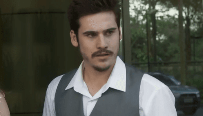 Samuca (Nicolas Prattes) em cena de O Tempo Não Para (Foto: Reprodução/Globo) Samuca (Nicolas Prattes) em cena de O Tempo Não Para (Foto: Reprodução/Globo)