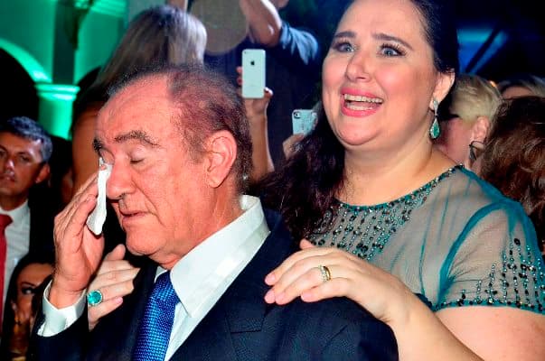 Esposa de Renato Aragão volta atrás e pede desculpas após ser detonada ao fazer comentário polêmico