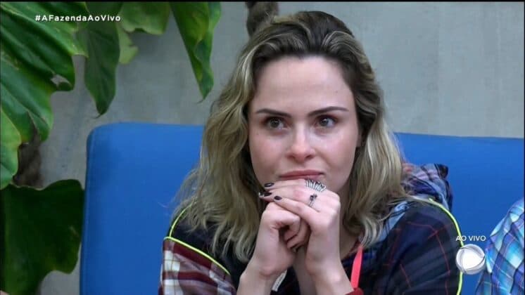 Participantes se unem para derrubar Ana Paula em A Fazenda: "Fazer ela bater o sino"