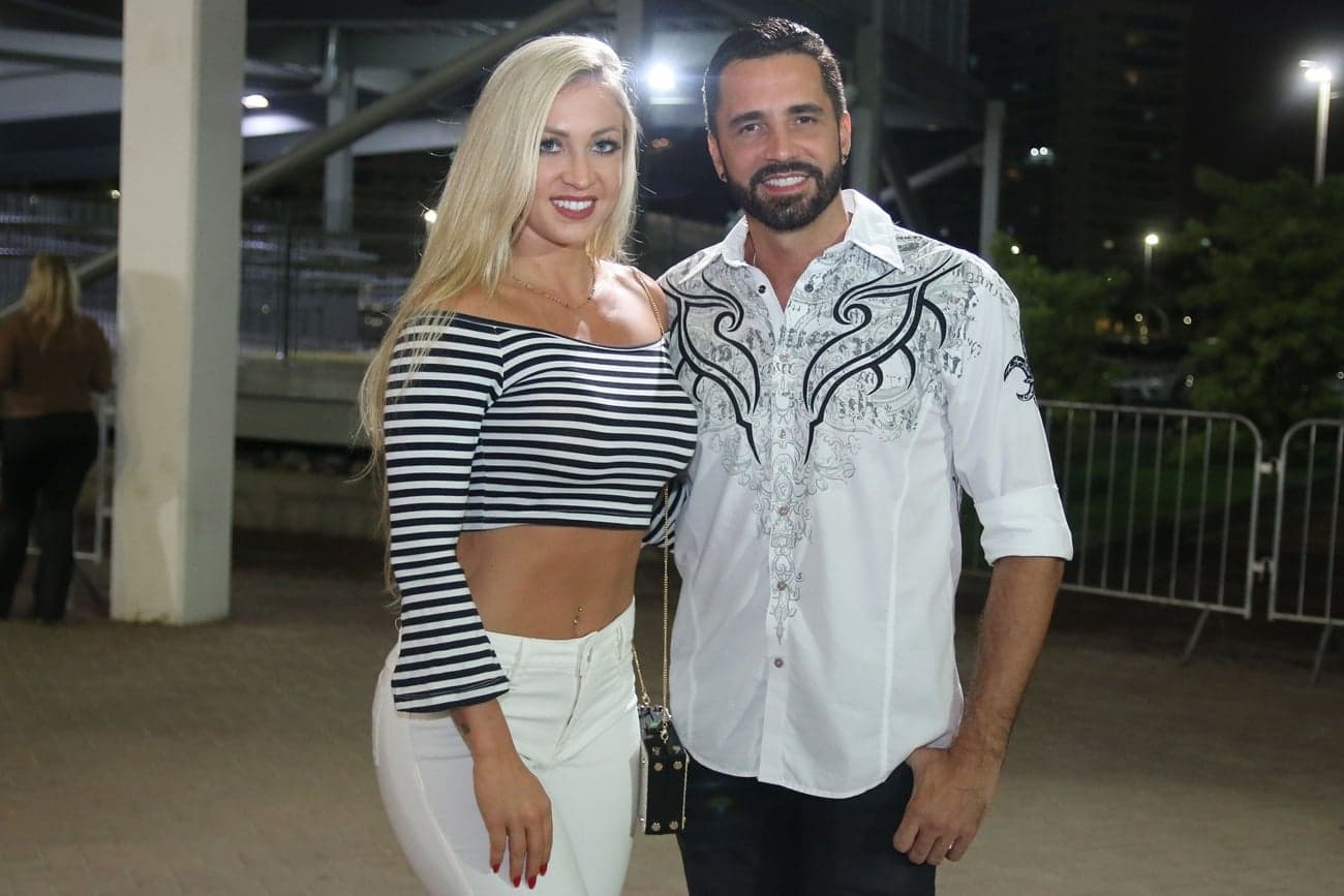 Latino fica noivo da personal trainer de Jaraguá do Sul, Jéssica Rodrigues (Foto: Reprodução) Latino fica noivo da personal trainer de Jaraguá do Sul, Jéssica Rodrigues (Foto: Reprodução)