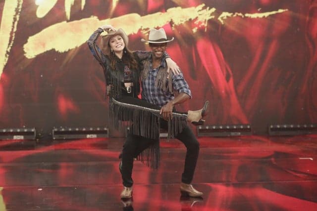 Dança dos Famosos: Bia Arantes não se classifica, vai para a repescagem e público detona o quadro