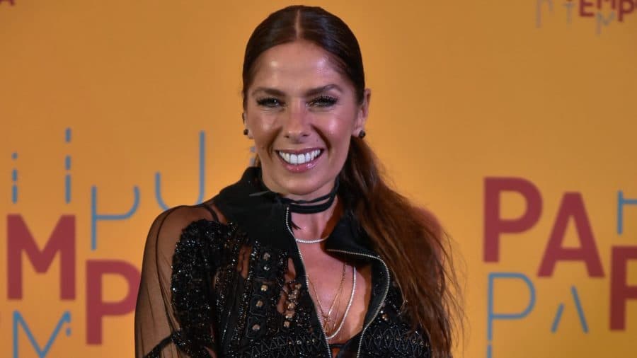Adriane Galisteu posta foto de rostinho colado com ator de Hollywood e dispara: "Dirão que é montagem"