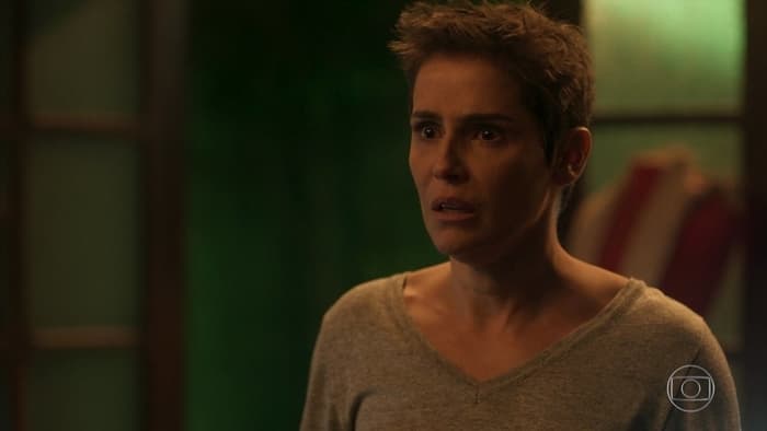Deborah Secco faz mudança escandalosa no visual e surge completamente irreconhecível: "bem camaleoa"