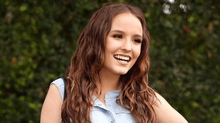Larissa Manoela se cansa dos haters e manda recado malcriado