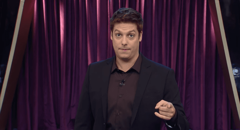 Fábio Porchat em seu talk-show na Record (Foto: Divulgação)