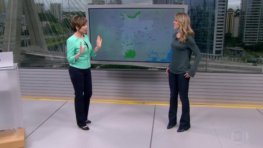 Gloria Vanique e Jacqueline Brasil durante o Bom Dia brasil na Globo Gloria Vanique e Jacqueline Brasil durante o Bom Dia brasil na Globo