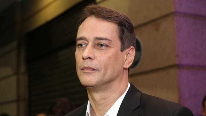 Estrela na TV portuguesa, Marcello Antony revela assédio de fãs com direito a pedido de casamento