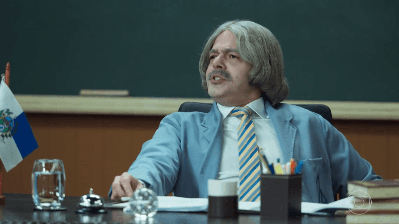 Bruno Mazzeo (Professor Raimundo) na nova Escolinha, que teve queda de audiência (Foto: Reprodução/Globo) Bruno Mazzeo (Professor Raimundo) na nova Escolinha, que teve queda de audiência (Foto: Reprodução/Globo)