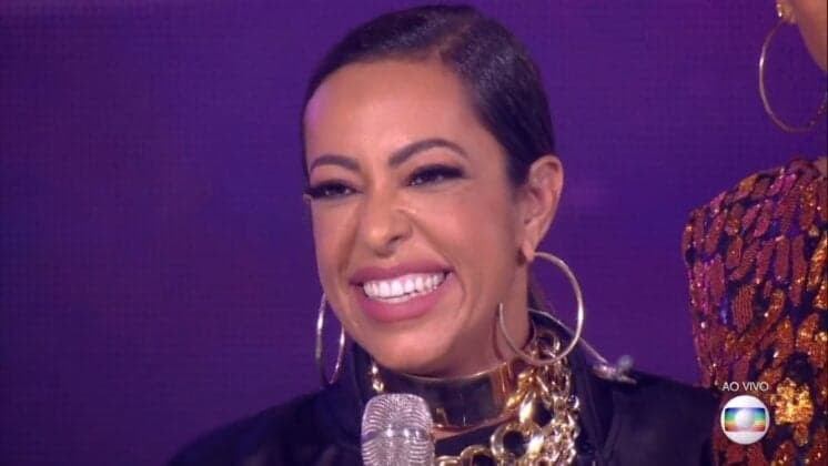 Eliminada do PopStar, Samantha Schmutz é chamada de arrogante e dispara: "33 anos de palco"