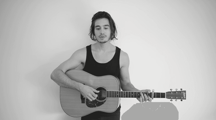 O cantor Tiago Iorc estava afastado da carreira musical. (Foto: Reprodução)