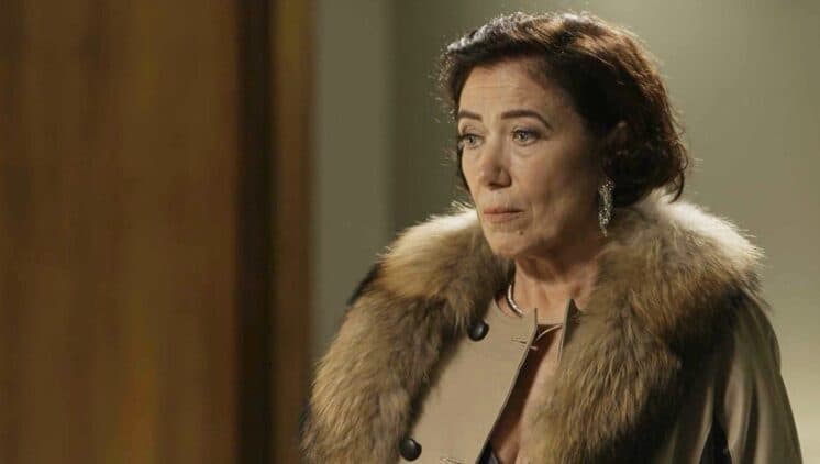 O Sétimo Guardião: Valentina volta para Serro Azul, humilha Luz e ameaça Gabriel