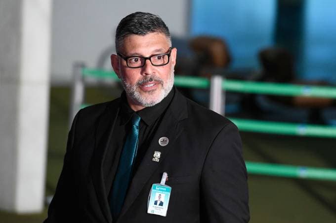Aliado de Bolsonaro, Alexandre Frota promove mudança, é reprovado e despenca na web