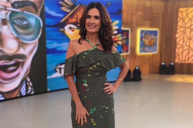 Em foto rara, Fátima Bernardes aparece ao lado de namorado Túlio Gadêlha e trigêmeos